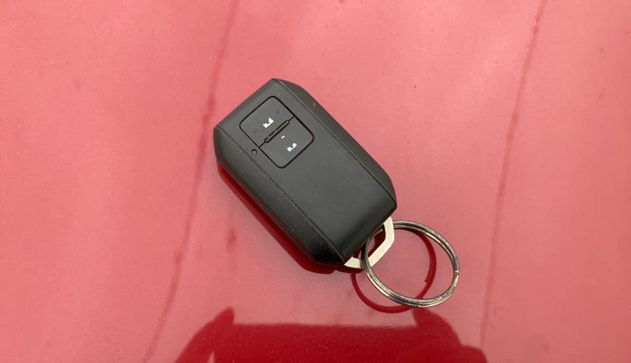 2021 Maruti Baleno ZETA PETROL 1.2, Petrol, Manual, 71,845 km, Key Close Up