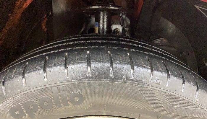 2021 Maruti Baleno ZETA PETROL 1.2, Petrol, Manual, 71,845 km, Right Front Tyre Tread