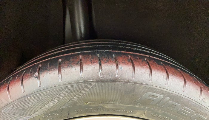2021 Maruti Baleno ZETA PETROL 1.2, Petrol, Manual, 71,845 km, Right Rear Tyre Tread