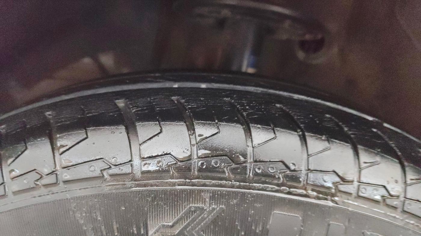 2022 Maruti Dzire VXI AMT, Petrol, Automatic, 29,102 km, Left Front Tyre Tread