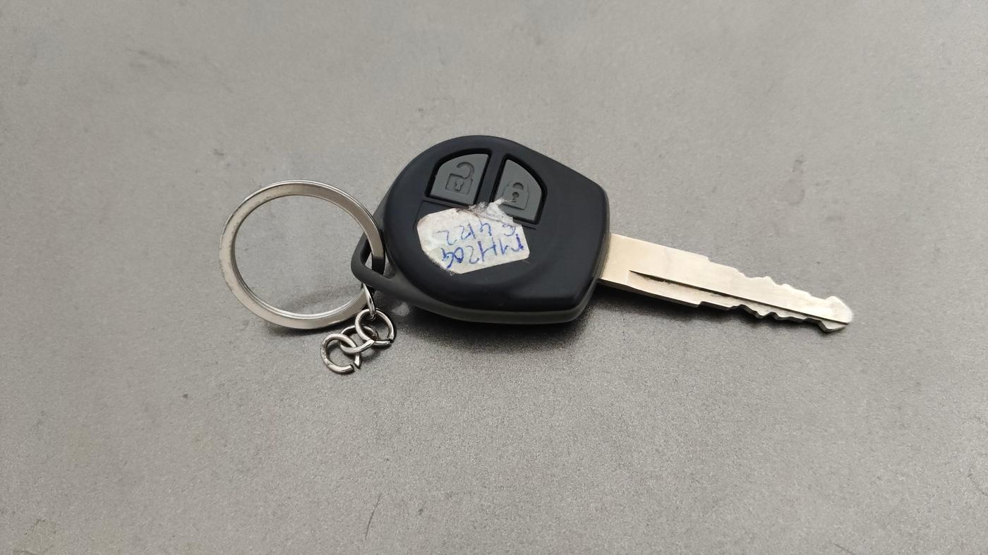2022 Maruti Dzire VXI AMT, Petrol, Automatic, 29,102 km, Key Close Up