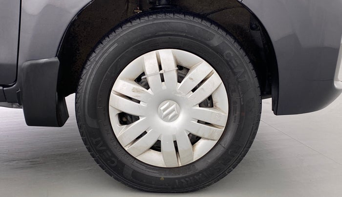 2019 Maruti Alto VXI, Petrol, Manual, 35,989 km, Right Front Wheel