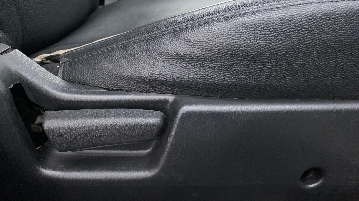 2019 Maruti Alto VXI, Petrol, Manual, 35,989 km, Driver Side Adjustment Panel