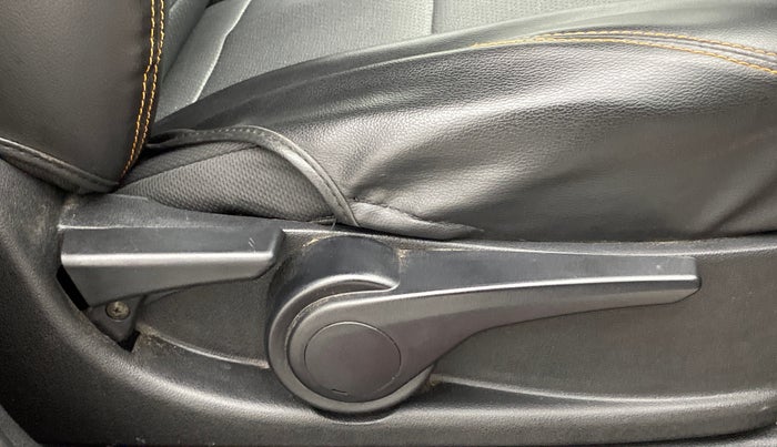 2018 Tata Tiago XZ PETROL, Petrol, Manual, 27,473 km, Driver Side Adjustment Panel