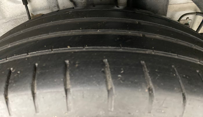 2019 Hyundai Elite i20 1.2 SPORTZ PLUS DUAL TONE VTVT, Petrol, Manual, 29,191 km, Left Rear Tyre Tread