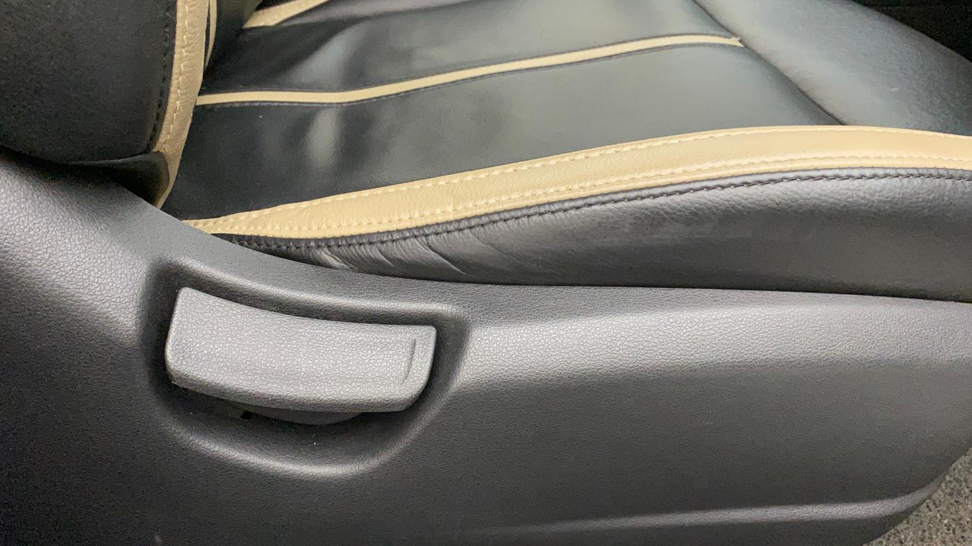 2018 Hyundai Verna 1.4 E PETROL, Petrol, Manual, 27,312 km, Driver Side Adjustment Panel