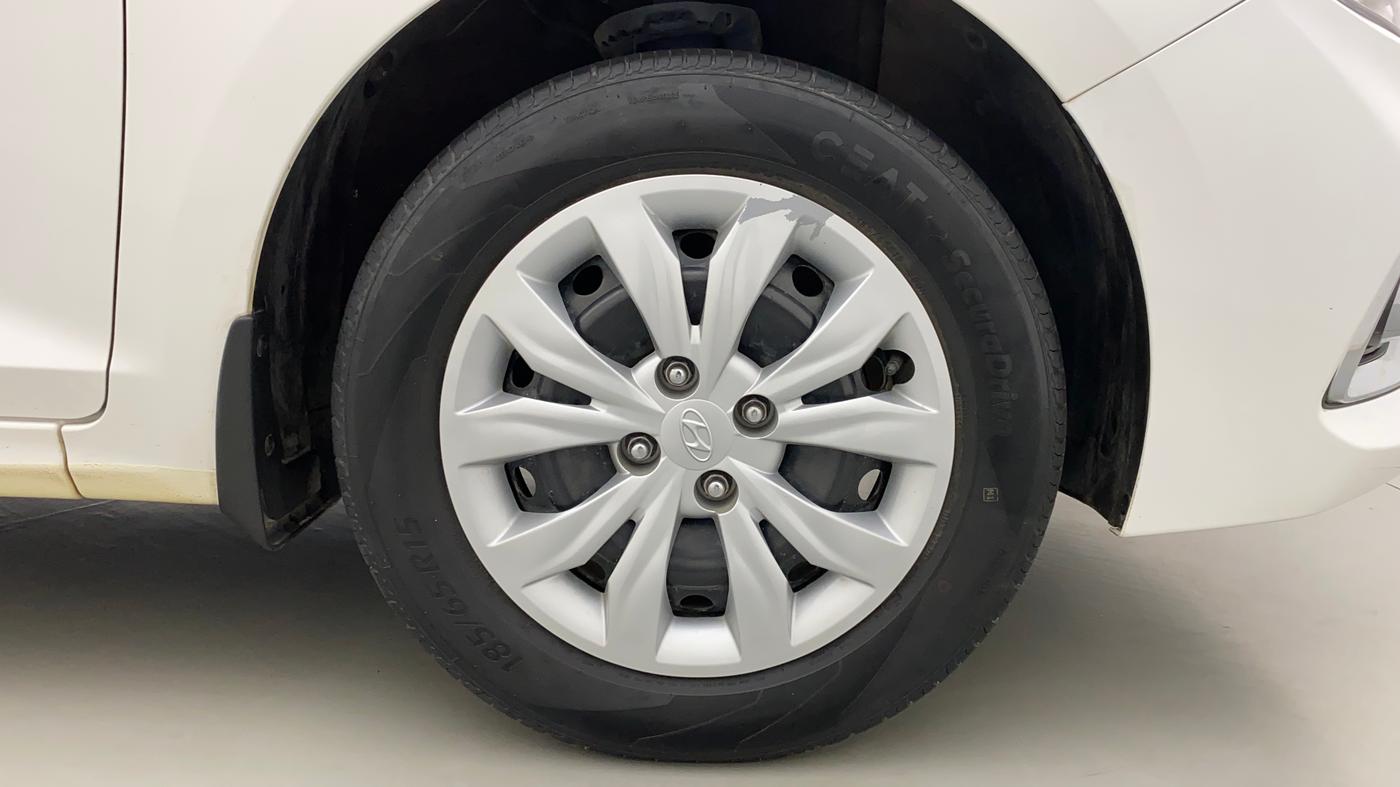 2018 Hyundai Verna 1.4 E PETROL, Petrol, Manual, 27,312 km, Right Front Wheel