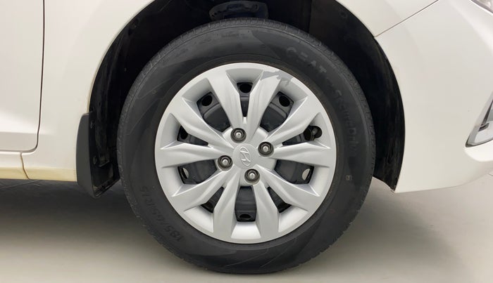 2018 Hyundai Verna 1.4 E PETROL, Petrol, Manual, 27,312 km, Right Front Wheel