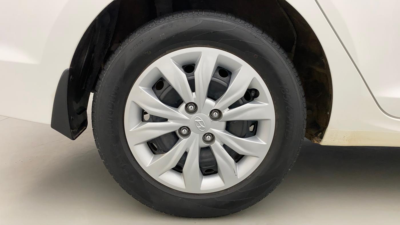 2018 Hyundai Verna 1.4 E PETROL, Petrol, Manual, 27,312 km, Right Rear Wheel