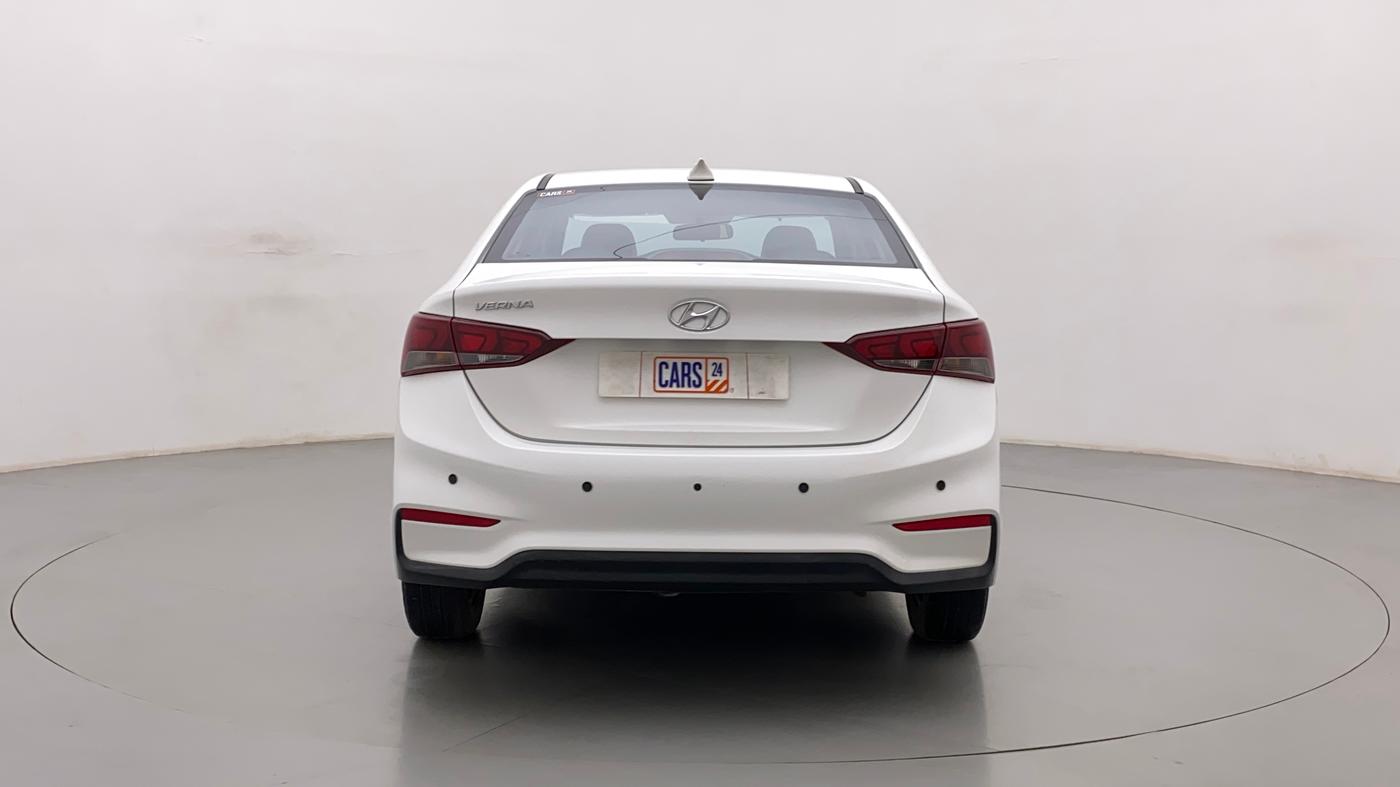 2018 Hyundai Verna 1.4 E PETROL, Petrol, Manual, 27,312 km, Back/Rear