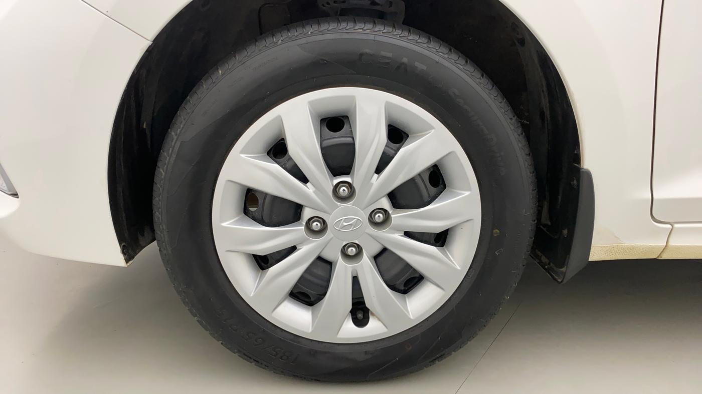 2018 Hyundai Verna 1.4 E PETROL, Petrol, Manual, 27,312 km, Left Front Wheel