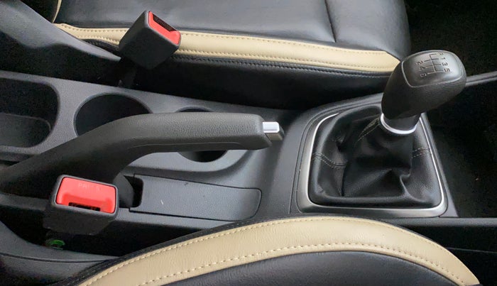 2018 Hyundai Verna 1.4 E PETROL, Petrol, Manual, 27,312 km, Gear Lever