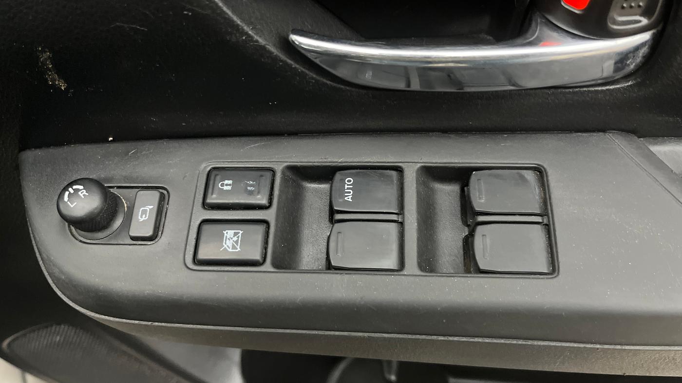 2022 Maruti XL6 ZETA MT, Petrol, Manual, 81,177 km, Driver Side Door Panels Control