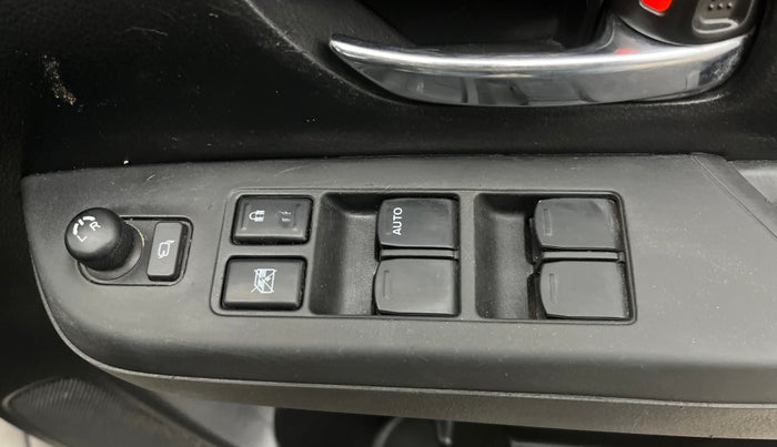 2022 Maruti XL6 ZETA MT, Petrol, Manual, 81,177 km, Driver Side Door Panels Control