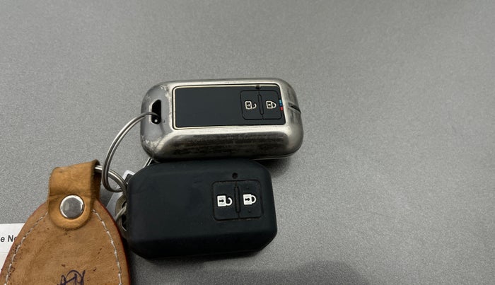 2022 Maruti XL6 ZETA MT, Petrol, Manual, 81,177 km, Key Close Up