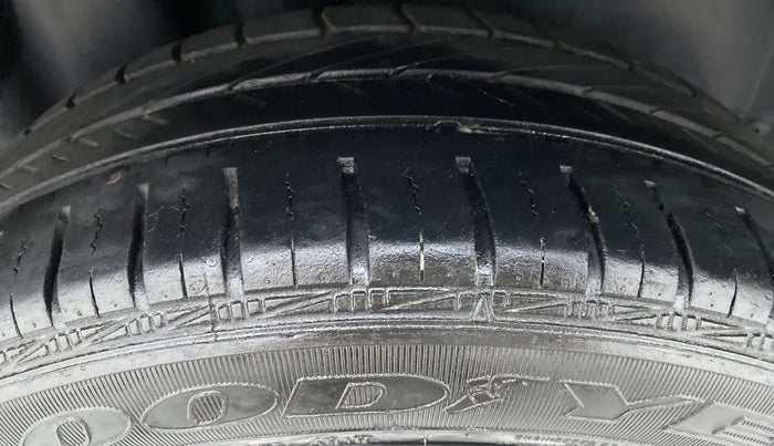 2019 Volkswagen Polo COMFORTLINE 1.0 PETROL, Petrol, Manual, 30,172 km, Right Rear Tyre Tread