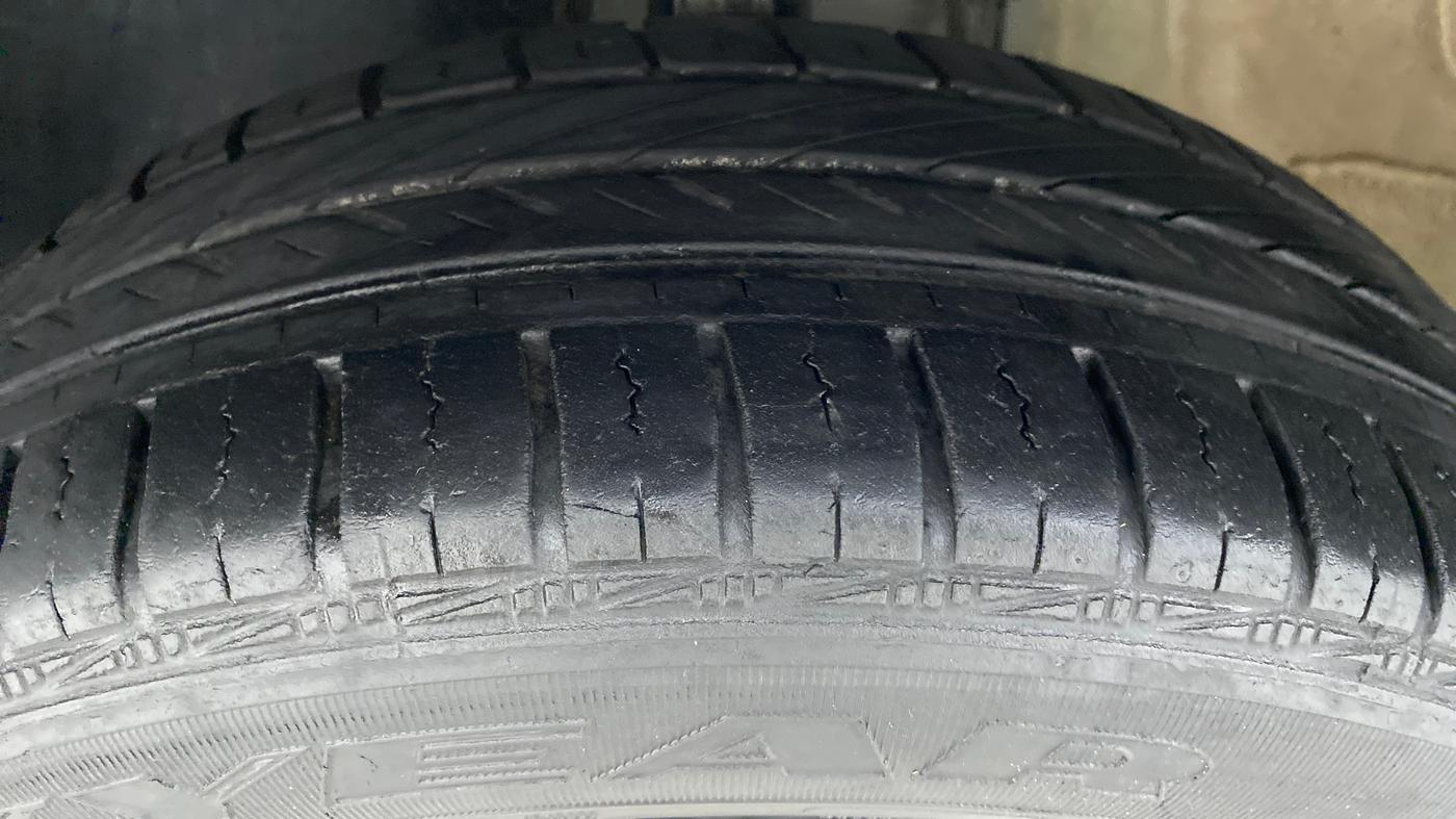 2019 Volkswagen Polo COMFORTLINE 1.0 PETROL, Petrol, Manual, 30,172 km, Left Front Tyre Tread