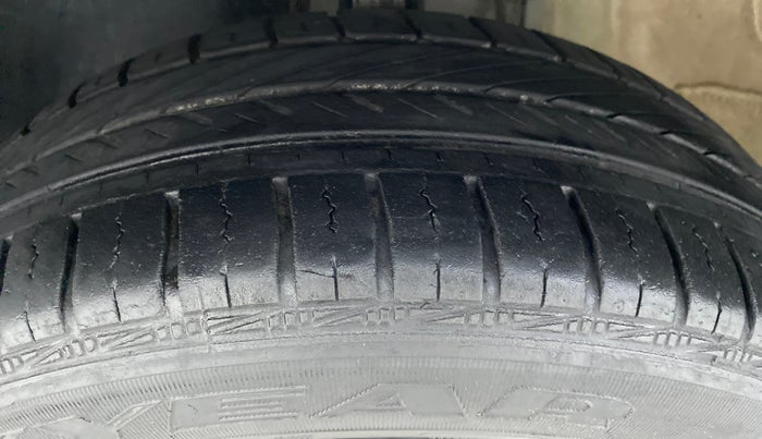 2019 Volkswagen Polo COMFORTLINE 1.0 PETROL, Petrol, Manual, 30,172 km, Left Front Tyre Tread