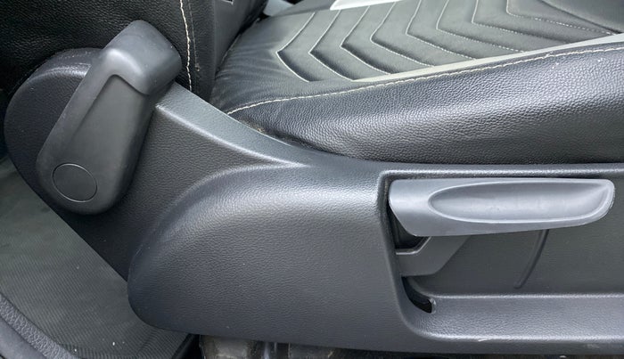 2019 Volkswagen Polo COMFORTLINE 1.0 PETROL, Petrol, Manual, 30,172 km, Driver Side Adjustment Panel