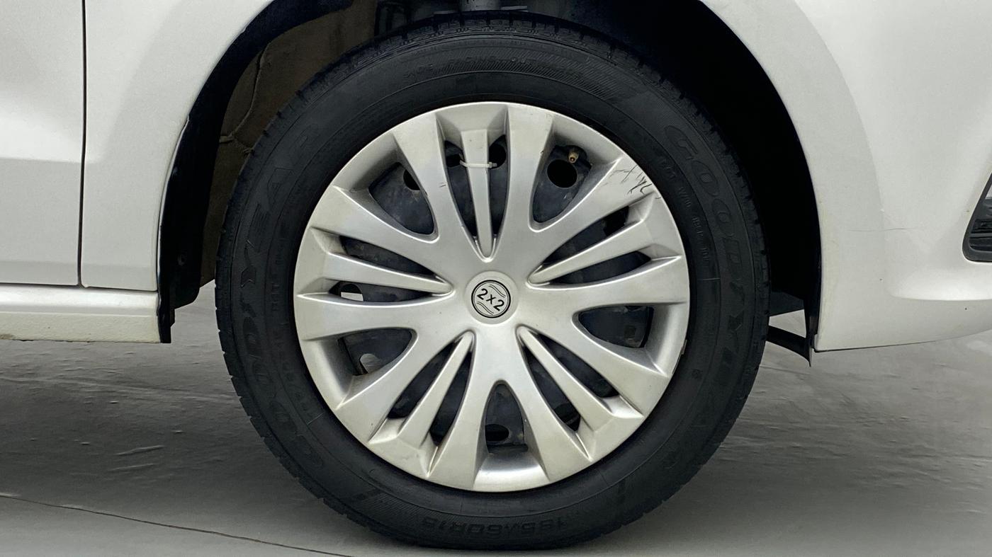 2019 Volkswagen Polo COMFORTLINE 1.0 PETROL, Petrol, Manual, 30,172 km, Right Front Wheel