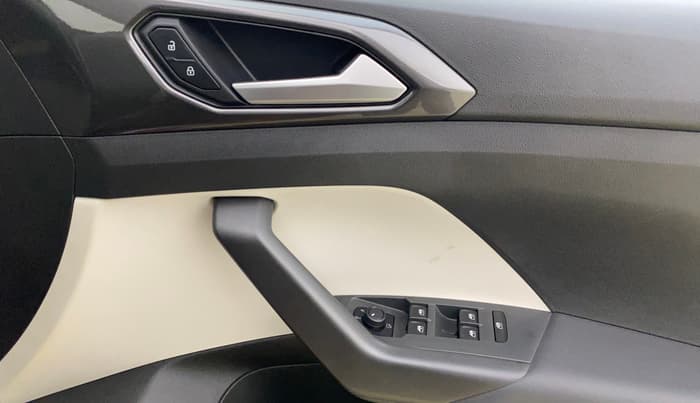 2023 Volkswagen TAIGUN TOPLINE 1.0 TSI AT, Petrol, Automatic, 4,893 km, Driver Side Door Panels Control