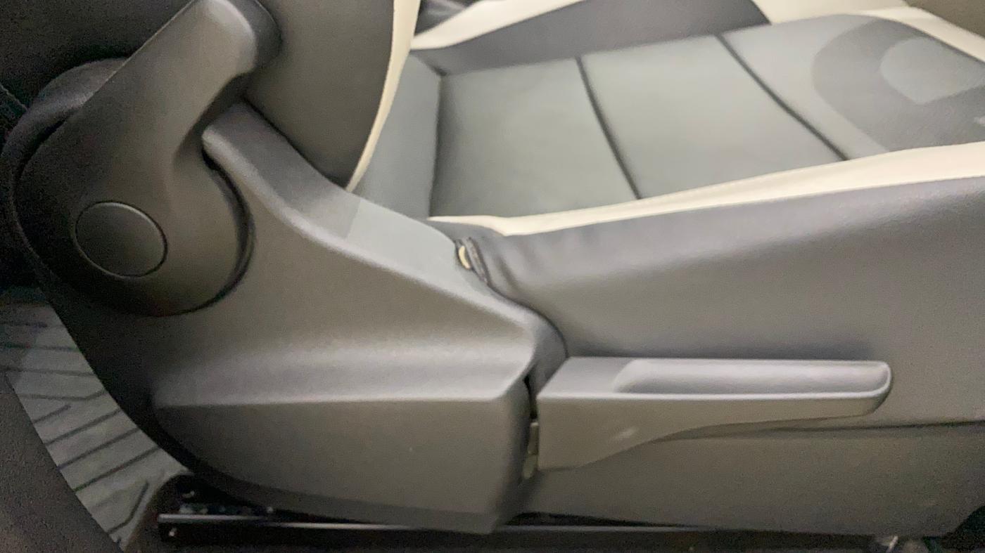 2023 Volkswagen TAIGUN TOPLINE 1.0 TSI AT, Petrol, Automatic, 4,893 km, Driver Side Adjustment Panel