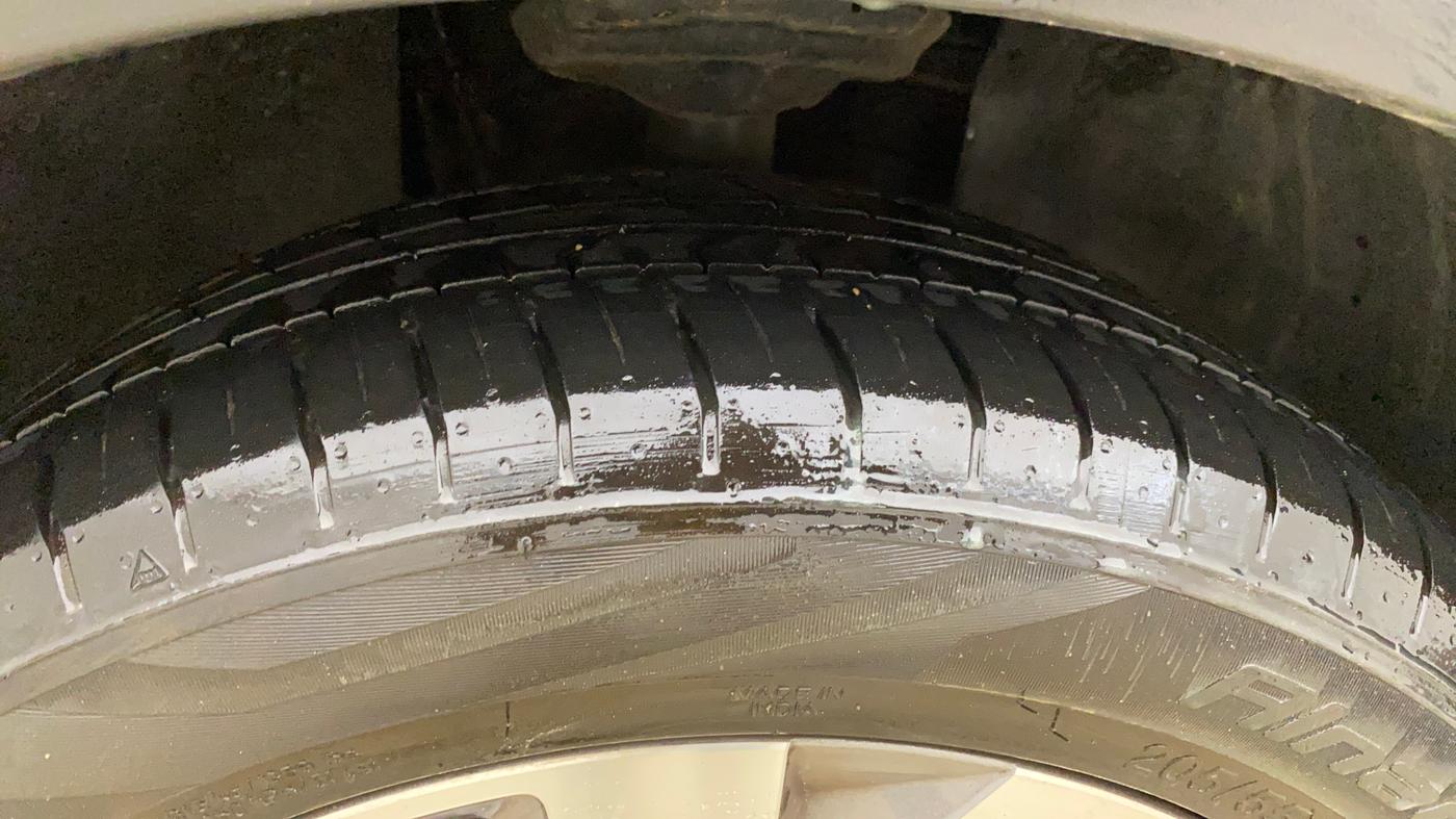 2023 Volkswagen TAIGUN TOPLINE 1.0 TSI AT, Petrol, Automatic, 4,893 km, Right Front Tyre Tread