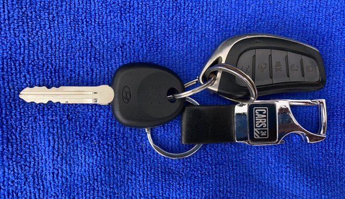 2010 Hyundai i10 MAGNA 1.2, Petrol, Manual, 73,097 km, Key Close Up