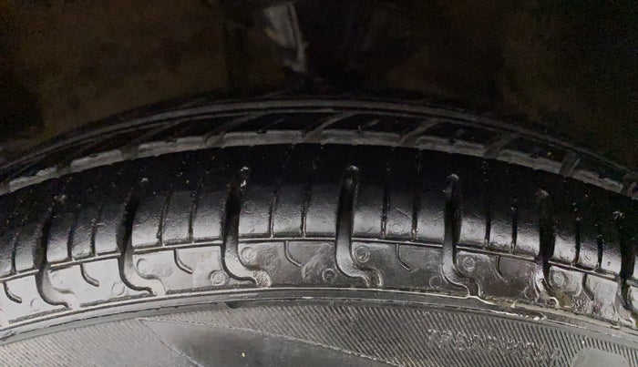 2010 Hyundai i10 MAGNA 1.2, Petrol, Manual, 73,097 km, Left Front Tyre Tread