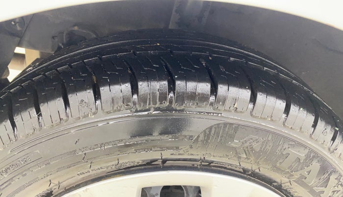 2015 Hyundai Grand i10 SPORTZ 1.2 KAPPA VTVT, Petrol, Manual, 43,941 km, Right Rear Tyre Tread