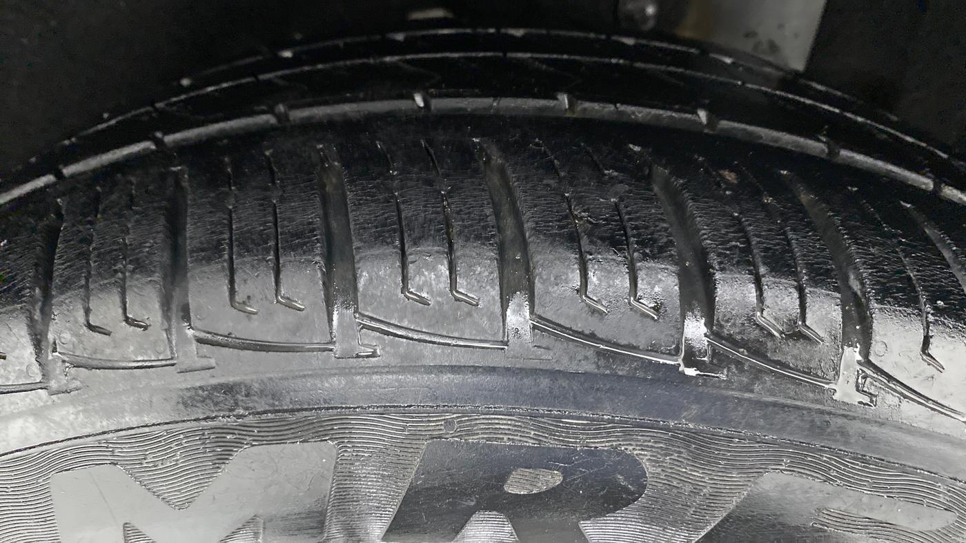 2016 Maruti Vitara Brezza VDI OPT, Diesel, Manual, 58,349 km, Left Rear Tyre Tread
