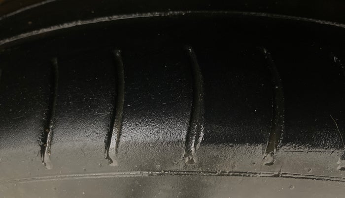 2016 Hyundai Grand i10 1.2 SPORTZ PRIME EDITION VTVT, Petrol, Manual, 68,576 km, Right Front Tyre Tread