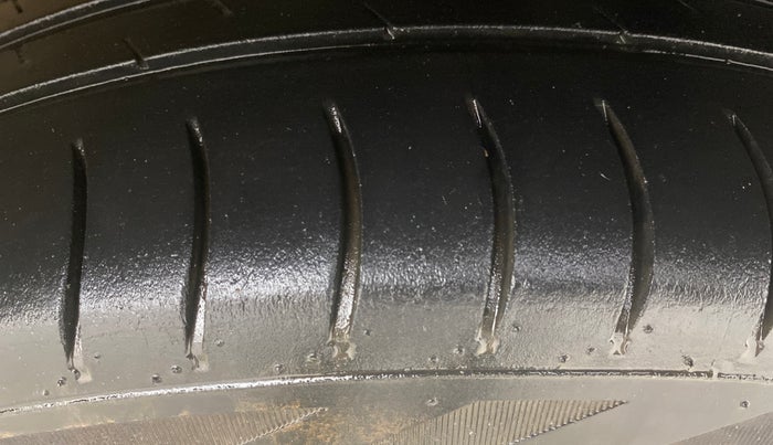 2016 Hyundai Grand i10 1.2 SPORTZ PRIME EDITION VTVT, Petrol, Manual, 68,576 km, Left Rear Tyre Tread