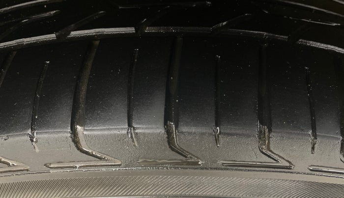 2016 Hyundai Grand i10 1.2 SPORTZ PRIME EDITION VTVT, Petrol, Manual, 68,576 km, Right Rear Tyre Tread