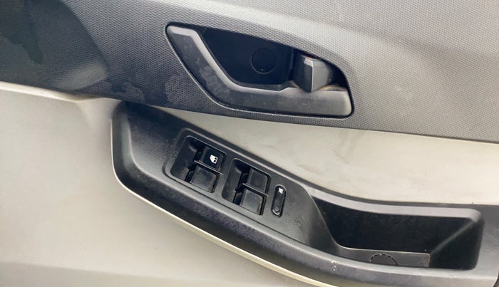 2022 Tata Tiago XT PETROL, CNG, Manual, 81,075 km, Driver Side Door Panels Control