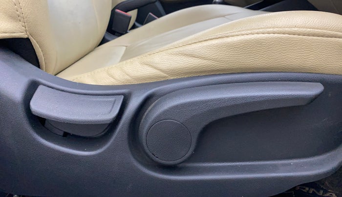 2018 Hyundai Verna 1.6 VTVT SX + AT, Petrol, Automatic, 53,311 km, Driver Side Adjustment Panel