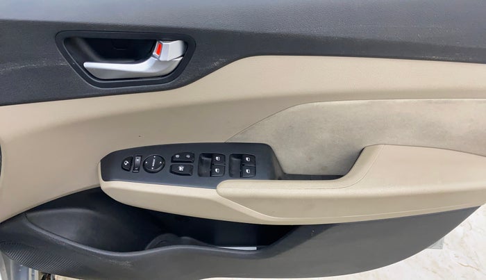 2018 Hyundai Verna 1.6 VTVT SX + AT, Petrol, Automatic, 53,311 km, Driver Side Door Panels Control