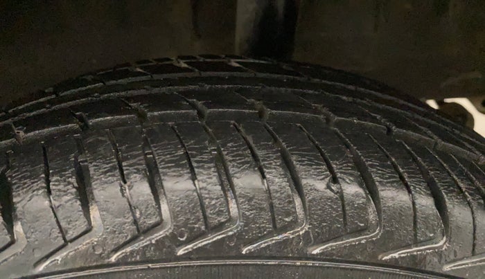 2017 Renault Kwid RXL, Petrol, Manual, 59,460 km, Left Rear Tyre Tread