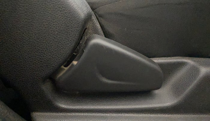 2017 Renault Kwid RXL, Petrol, Manual, 59,460 km, Driver Side Adjustment Panel