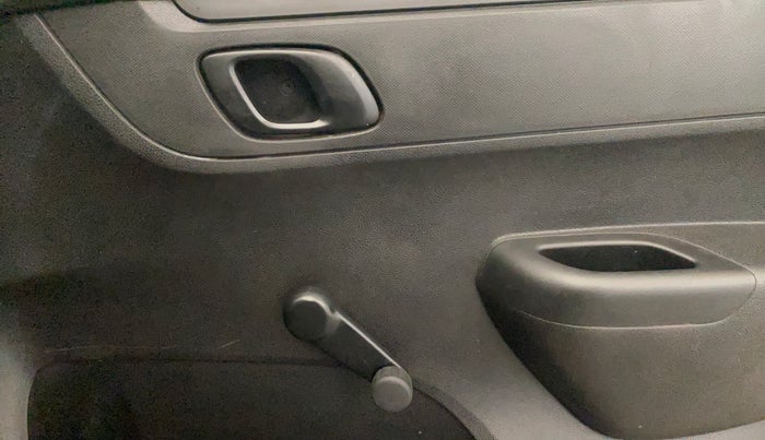 2017 Renault Kwid RXL, Petrol, Manual, 59,460 km, Driver Side Door Panels Control