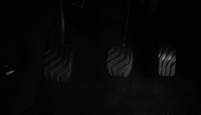 2017 Renault Kwid RXL, Petrol, Manual, 59,460 km, Pedals