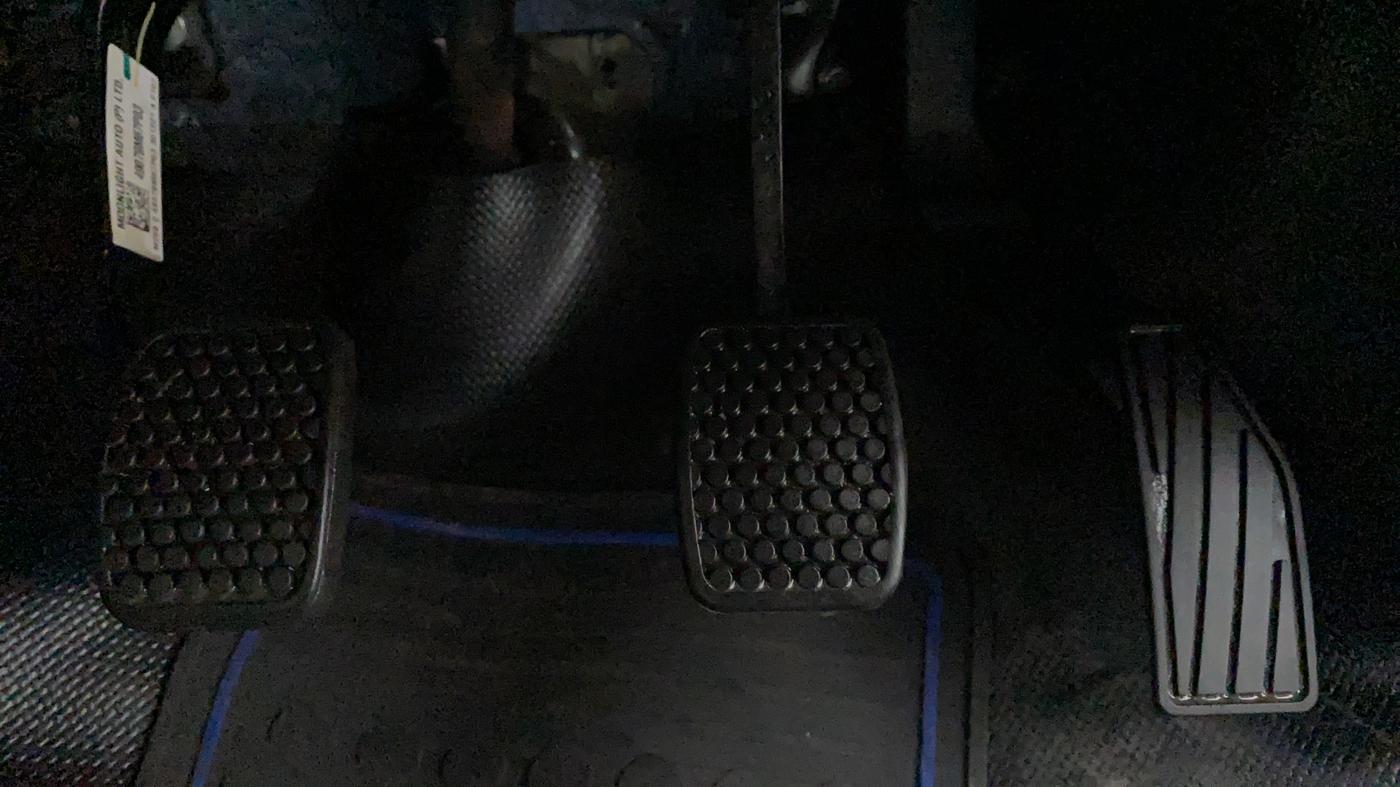 2022 Maruti Alto VXI, Petrol, Manual, 2,892 km, Pedals