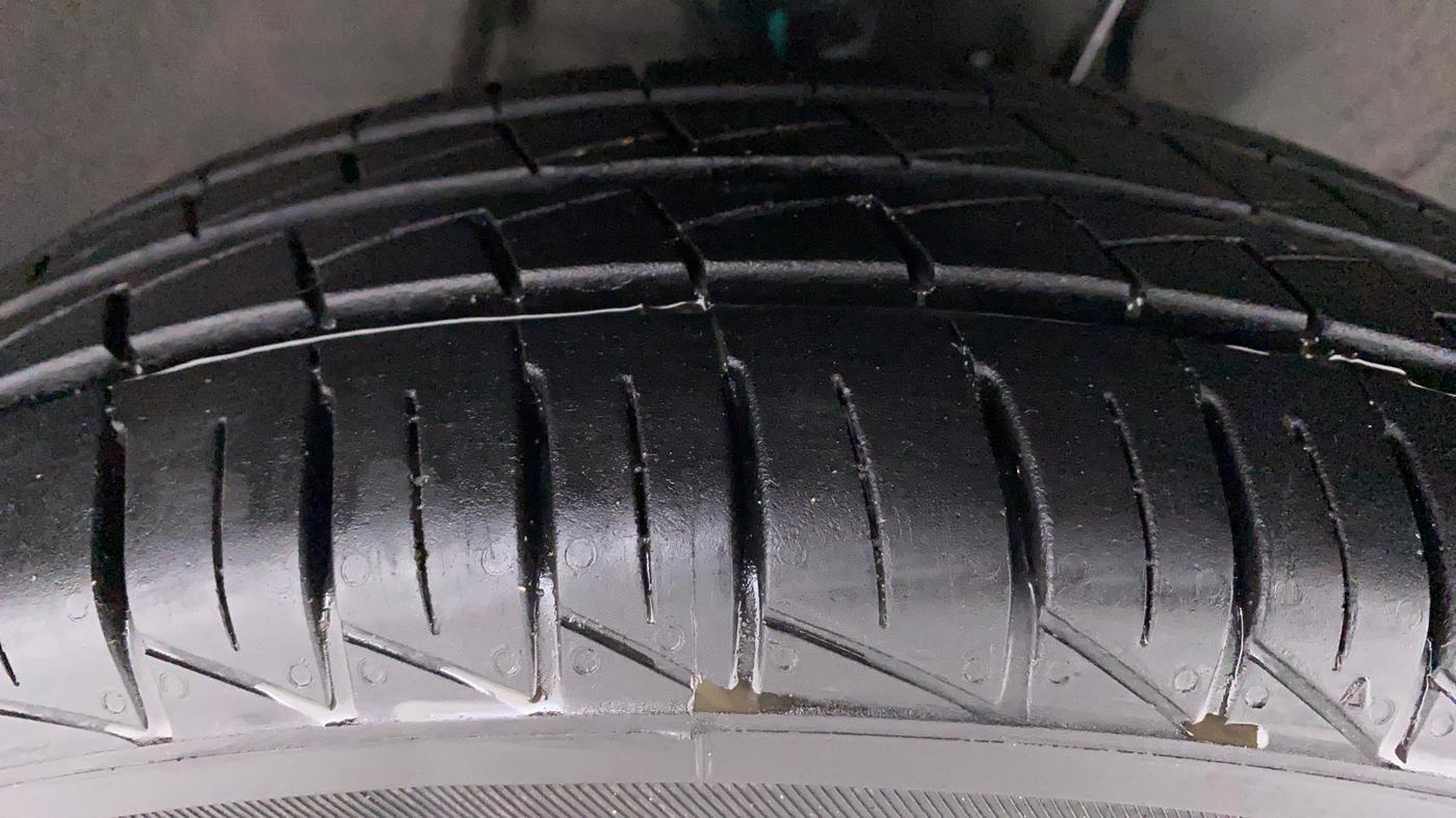 2022 Maruti Alto VXI, Petrol, Manual, 2,892 km, Right Front Tyre Tread