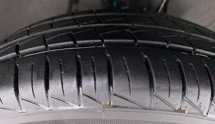 2022 Maruti Alto VXI, Petrol, Manual, 2,892 km, Right Front Tyre Tread