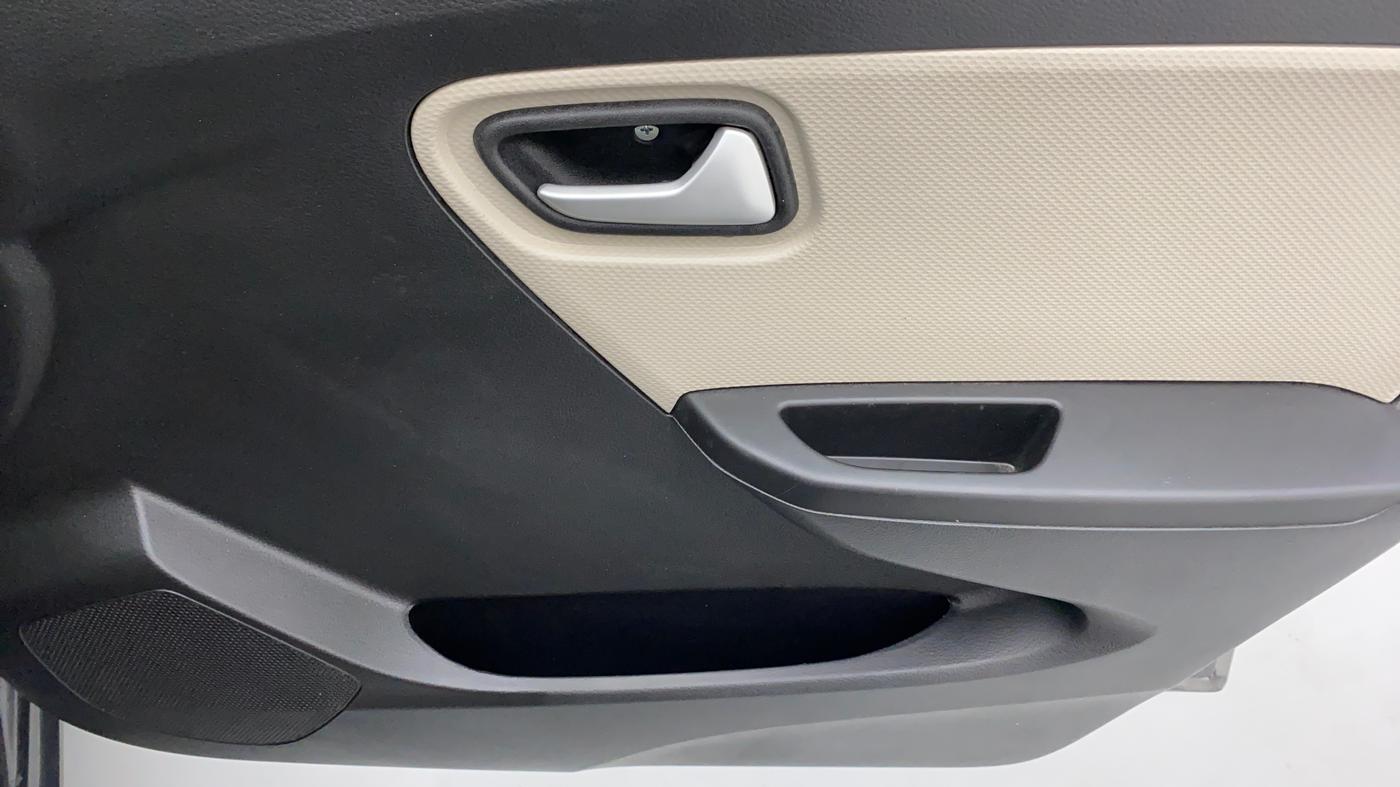 2022 Maruti Alto VXI, Petrol, Manual, 2,892 km, Driver Side Door Panels Control