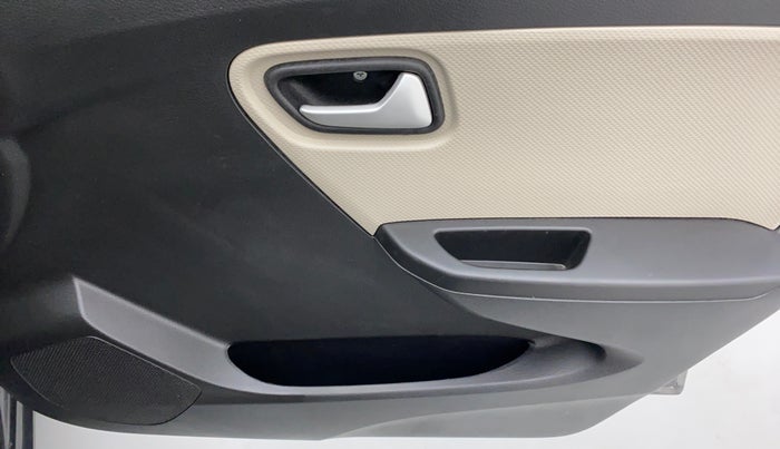 2022 Maruti Alto VXI, Petrol, Manual, 2,892 km, Driver Side Door Panels Control