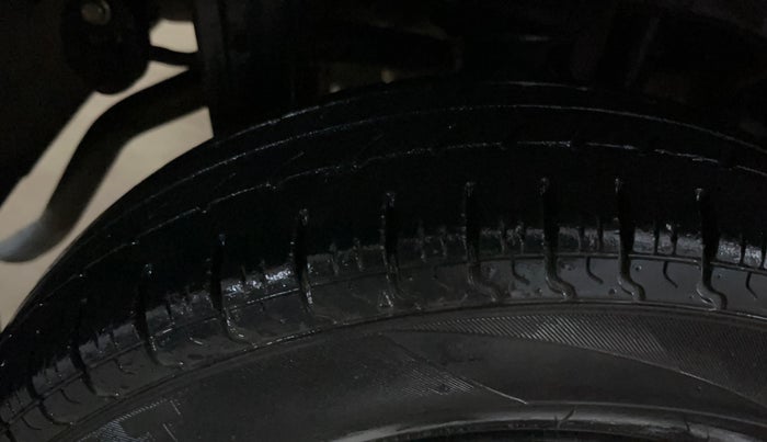 2013 Maruti Alto 800 LXI, Petrol, Manual, 17,591 km, Right Rear Tyre Tread