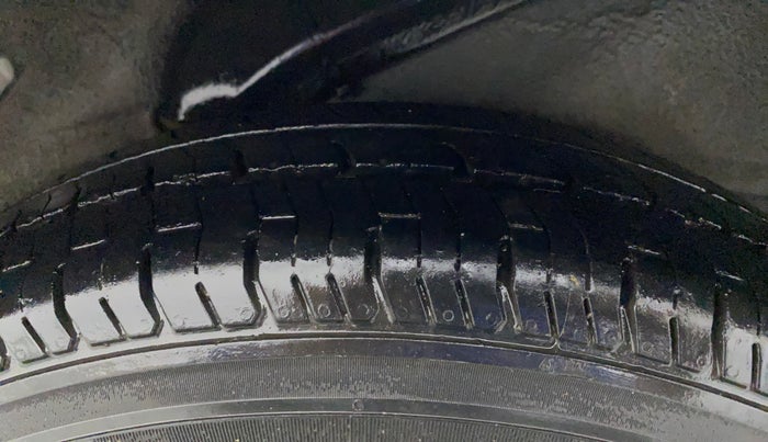2013 Hyundai i10 MAGNA 1.1, Petrol, Manual, 86,006 km, Left Rear Tyre Tread