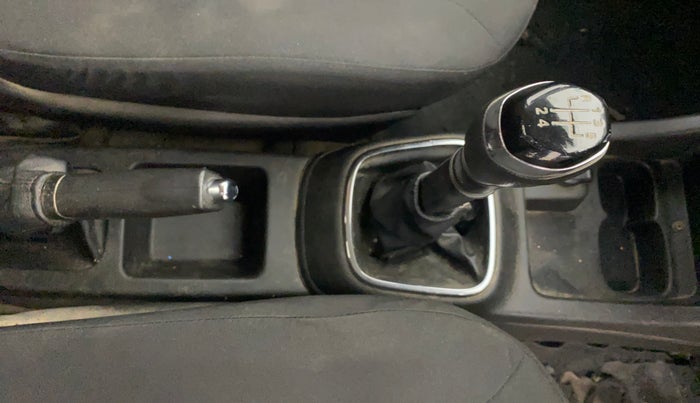 2019 Renault Kwid RXT 1.0 (O), Petrol, Manual, 62,733 km, Gear Lever