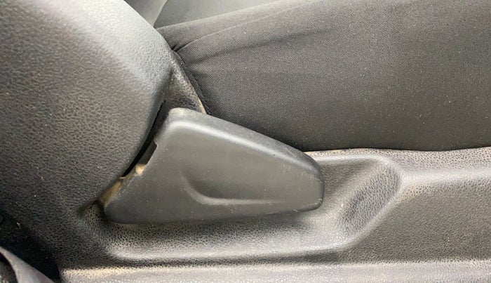 2019 Renault Kwid RXT 1.0 (O), Petrol, Manual, 62,733 km, Driver Side Adjustment Panel